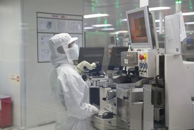 東莞長安企業(yè)員工 過年不返鄉(xiāng)，感受別樣溫暖與便利